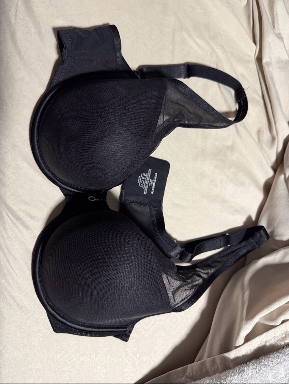 Victoria’s Secret curve bra